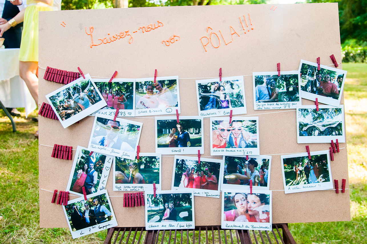 Mur de photos suite à une location de Polaroid pour un mariage